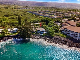 Just minutes from Ali‘i Drive, Magic Sands, and historic Kona spots—everything within reach.