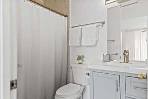 Ensuite full size bathroom downstairs.