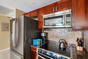 From the stocked kitchen to plush furnishings, every detail at Honua Kai Konea 230 is crafted for comfort and ease.