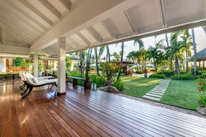 The second villa's patio.