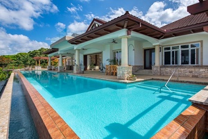 A perfect spot to gather with your loved ones and enjoy the sunshine..