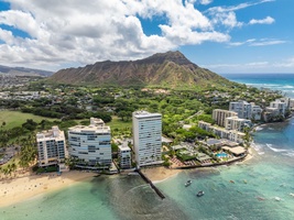 Unmatched views of Diamond Head and Oahu’s southern coastline from your peaceful condo perch.