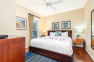 Guest bedroom 2 with queen bed and tv