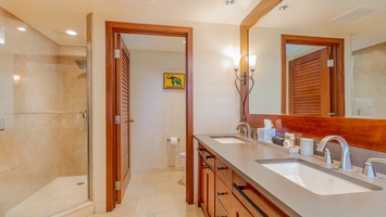 The primary guest bathroom with a double vanity.