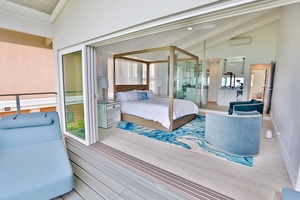 Primary Bedroom with lanai acess
