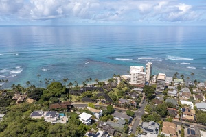 Located near the surf break Tongs