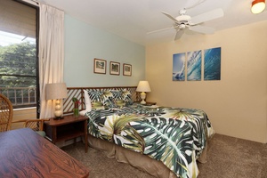 Queen bed in a relaxed atmosphere