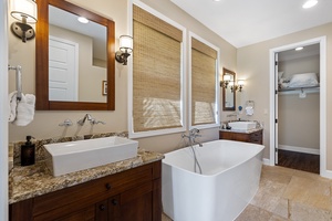 Primary Bathroom with tub