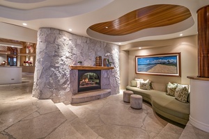 Main house: Gas fireplace