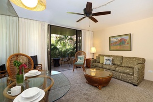Open air breezes from lanai