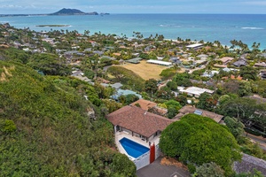 Heavenly views stretch across the iconic Kailua and Lanikai coastline.