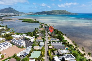 Panoramic aerial with Diamond Head in the background, placing guests close to one of Oahu’s most iconic landmarks and attractions.