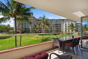 Step out onto Honua Kai Konea 204’s shaded lanai for morning coffee with tropical breezes and garden views.