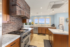 Stainless steal appliances and lots of room