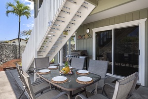 Lanai seating steps from the kitchen