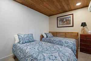 Need flexibility? The king bed in the second bedroom can be converted into two twins—perfect for families or friends.