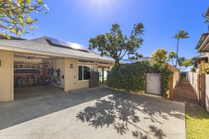 Garage with Bikes and Beach Equipment