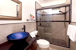 Ensuite bathroom with a chic vanity space