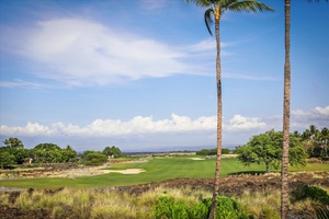 The Nicklaus #4 fairway of the resort with breathtaking ocean and Maui views.