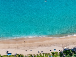 Enjoy the sun and sand at the beach in front of Maui Kaanapali Villas 292—pure ocean bliss.
