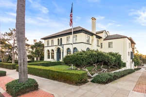 The Coulter House front garden, a welcoming San Diego landmark.