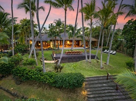 A stunning tropical villa creates the perfect Hawaiian paradise setting.