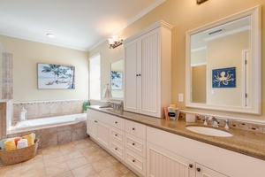 Plenty of space to primp and pamper yourself - your deserve It!