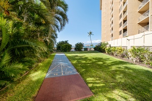 Play and unwind by the lawn at Royal Kahana 308’s fun outdoor game area.