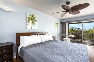 Downstairs bedroom equipped with King bed and A/C