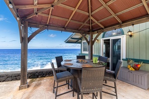 Gather with loved ones over meals while enjoying unobstructed views of the Pacific.