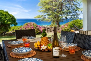 Sumptuous tropical meals paired with lasting memories—enjoy outdoor dining with a view.