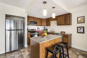 Upgraded appliances in the spacious fully equipped kitchen!