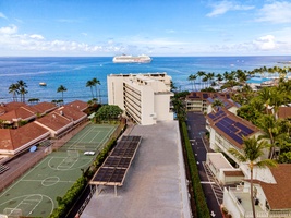 Sweeping aerial of Kona coast and Alii Drive from above.