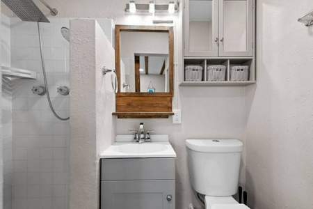 SPB 1 Sala Bathroom