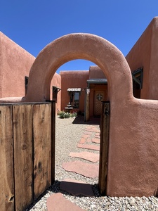 Entryway arch