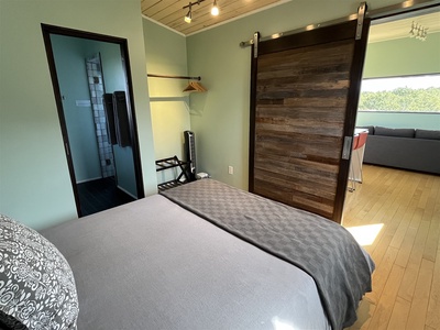 Bedroom with en suite bath