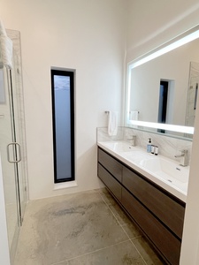 hall-bath3