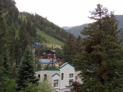 View of the nieghborhood