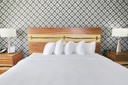 Holiday Shores ADA King Bed, Pool View-101