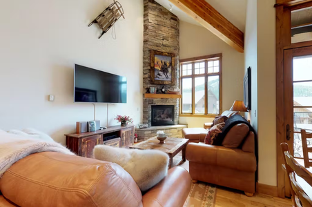 Living area with Gas Fireplace