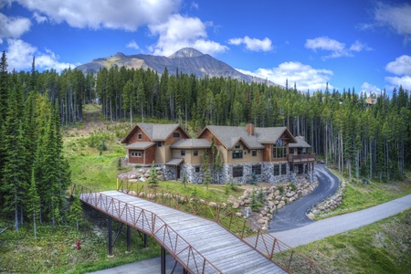 Exterior W Lone Peak