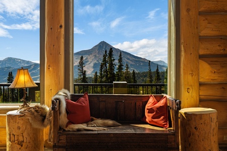 Living sitting area view of Lone Peak