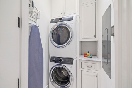 Array_45NCharlesSt-27