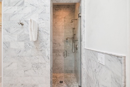 Array_45NCharlesSt-33