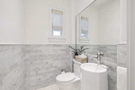 Array_45NCharlesSt-26