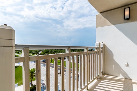 Amphitheatre Balcony