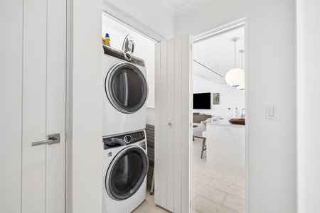 Your in-unit washer and dryer make it easy to refresh your vacation wardrobe, so you can travel light and stay comfortable throughout your stay.