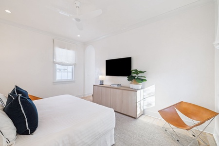 Array_45NCharlesSt-43