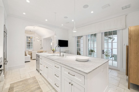 Array_45NCharlesSt-23