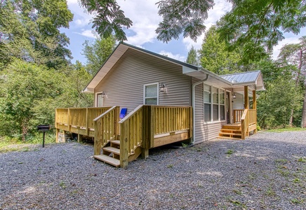 Private Home With Deck